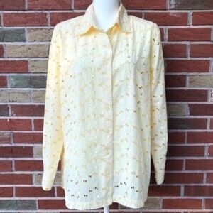 Draper’s & Damon’s Embroidered Eyelet Yellow Long Sleeve Buttondown Shirt 👚